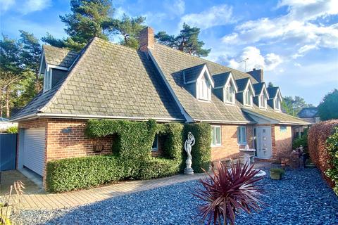 16 Avon Park, Ringwood, BH24 2AT