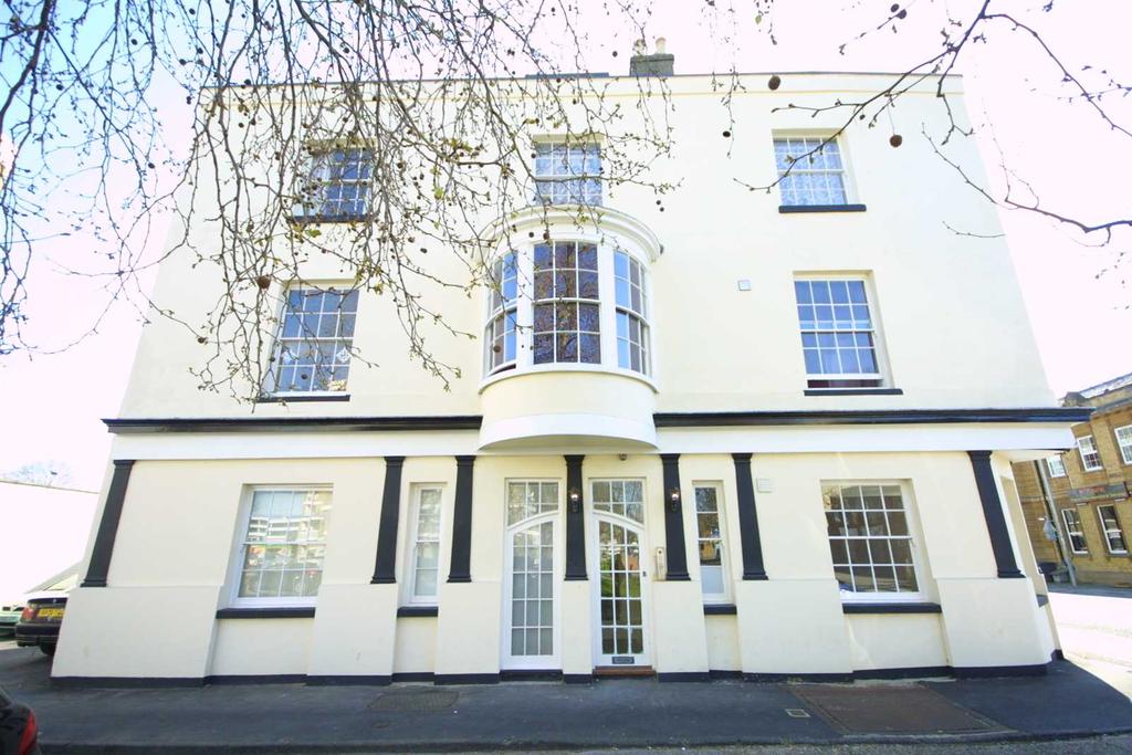 The Roundhouse, 76 Bernard Street... 2 bed apartment £795 pcm (£183 pw)
