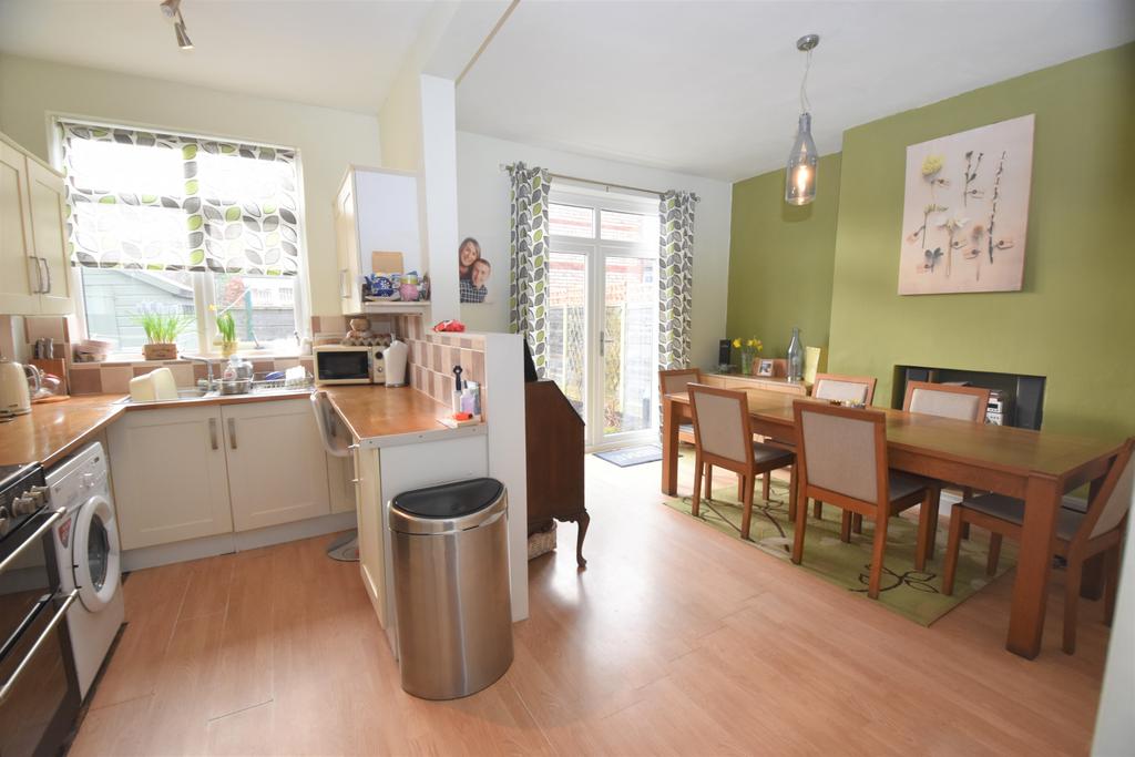 Ambleside Road, Flixton, M41 3 bed semidetached house £335,000