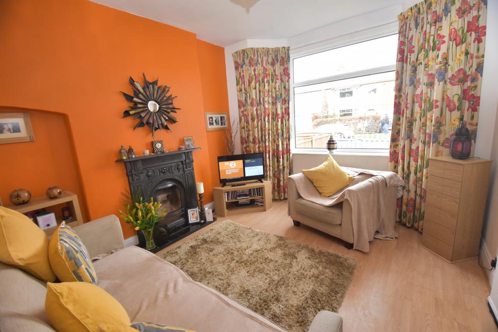 Ambleside Road, Flixton, M41 3 bed semidetached house £335,000