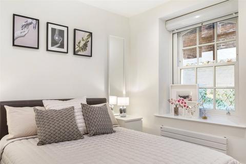 2 bedroom flat for sale, Pont Street, Knightsbridge