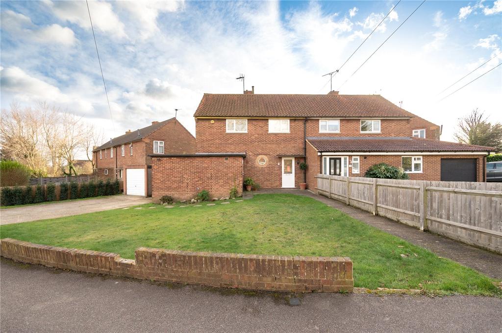 Creighton Avenue, St. Albans... 3 bed semidetached house £575,000