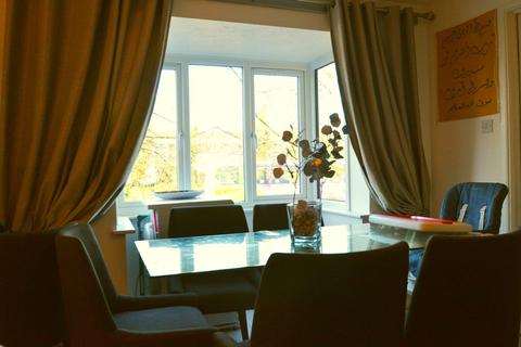 28 Cubitt Square, Southall, UB2 4UA