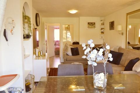 28 Cubitt Square, Southall, UB2 4UA