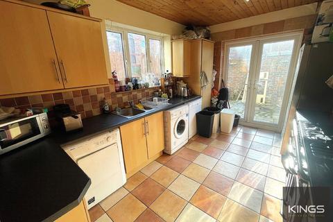 6 bedroom terraced house to rent, Stansted Road, Southsea