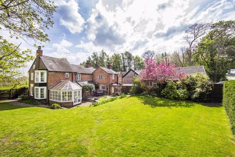 4 bedroom semi-detached house for sale - 3 Grove Cottages, Chester Road, Acton, Near Nantwich