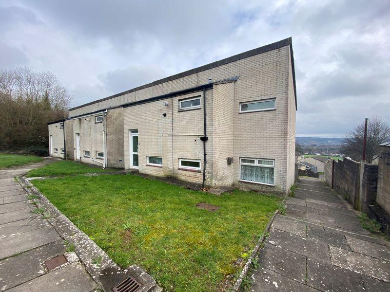 Hill View Pentrebane Cardiff CF5 3UD 3 bed end of terrace house £140,000