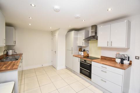 10 Bluebrook Avenue, Hambleton, Poulton-le-fylde, FY6 9FG