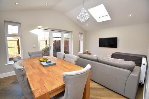 10 Bluebrook Avenue, Hambleton, Poulton-le-fylde, FY6 9FG