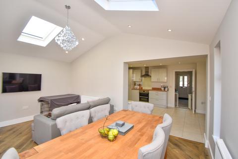 10 Bluebrook Avenue, Hambleton, Poulton-le-fylde, FY6 9FG