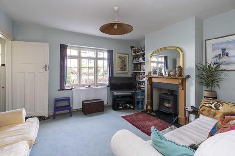 2 Curtis Gardens, Dorking, RH4 1EG