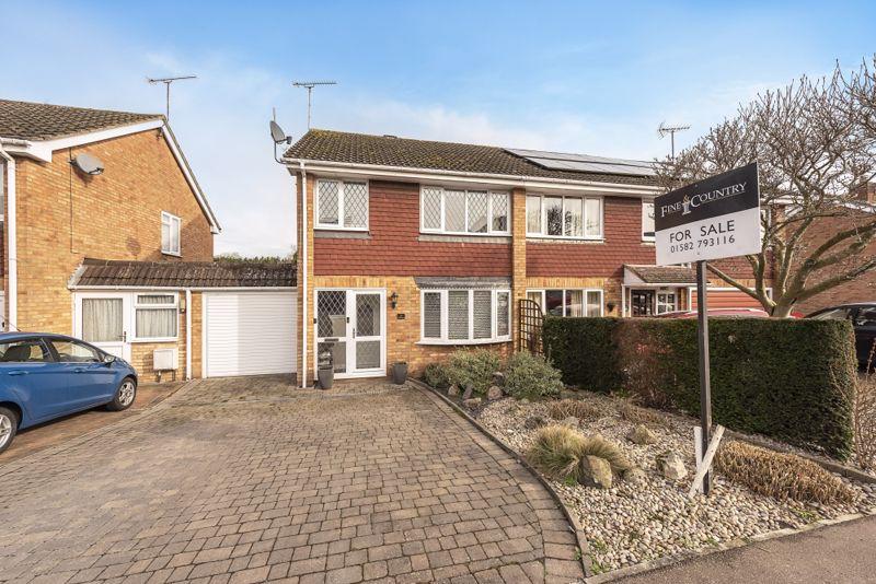London Road, Markyate 3 bed semidetached house £475,000