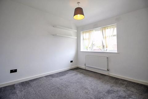 8 Dingle View, Dudley, DY3 3LF