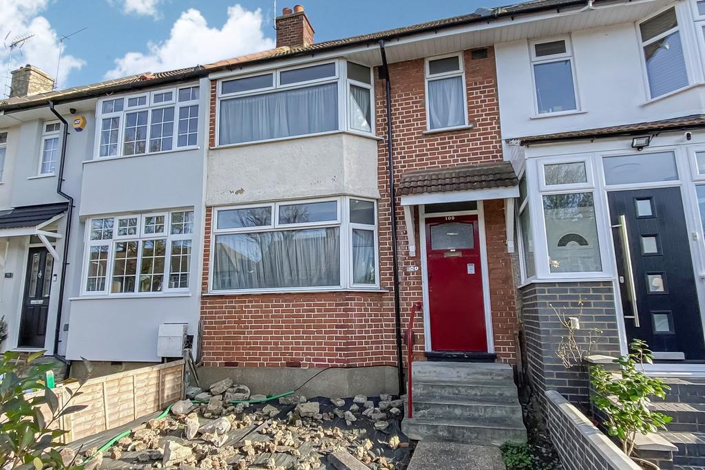 Highfield Road, WOODFORD GREEN, IG8 3 bed terraced house £375,000