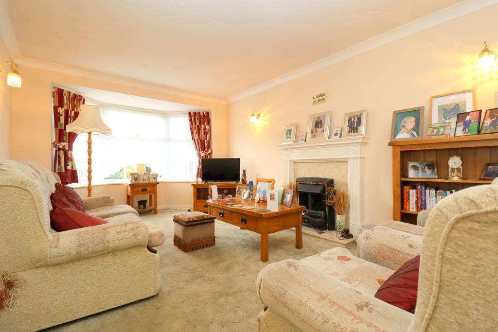 Whitehaven, Barton Hills, Luton, Bedfordshire, LU3 4BY 4 bed detached
