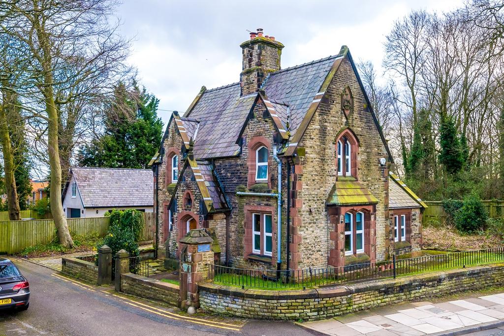 Hard Lane, St Helens, WA10 3 bed detached house £535,000