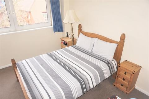 70 Micheldever Road, London, SE12 8LU