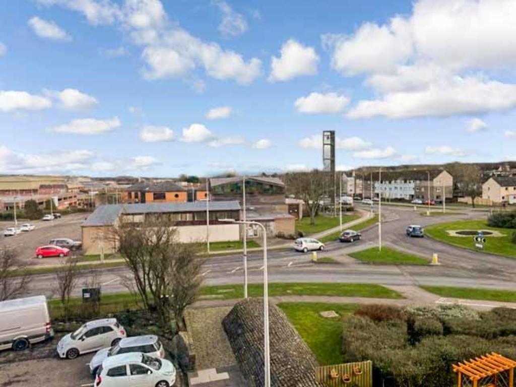 Raeburn Heights, South Parks, Glenrothes 2 bed apartment £65,000