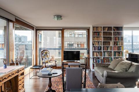 3 bedroom apartment for sale - Shakespeare Tower Barbican EC2