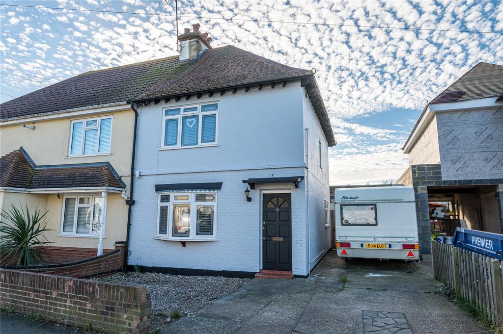 New Road, Great Wakering, SS3 3 bed semidetached house £325,000
