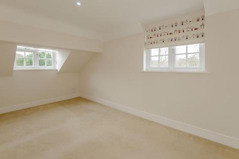 Drakes Dorking Road, Abinger Hammer, Dorking, RH5 6SA