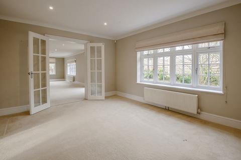Drakes Dorking Road, Abinger Hammer, Dorking, RH5 6SA