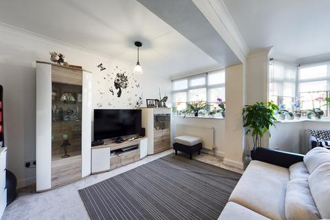 90 Cannonbury Avenue, Pinner, HA5 1TT