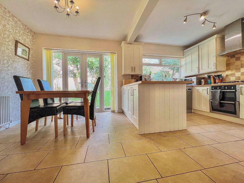 Kitchen dining room