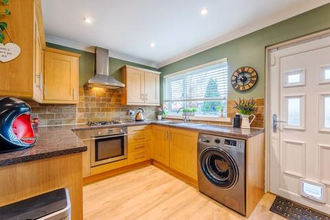 52 Merrilands Road, Worcester Park, KT4 8NX