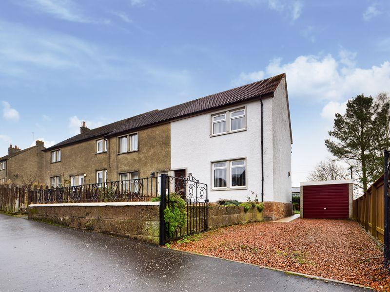 25 Knocklea, Biggar 2 bed terraced house £135,000