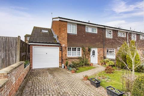 1 Fuggles Close, Paddock Wood, Tonbridge, TN12 6EH