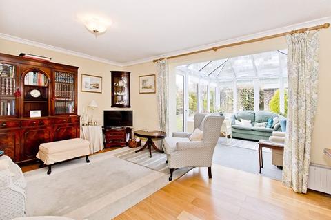 1 Fuggles Close, Paddock Wood, Tonbridge, TN12 6EH