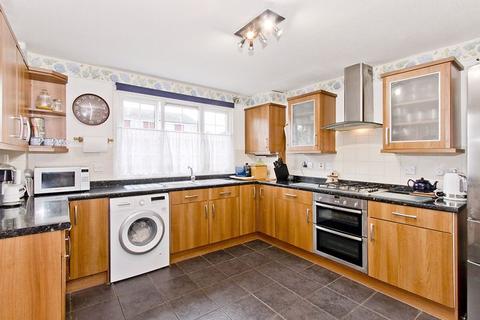 1 Fuggles Close, Paddock Wood, Tonbridge, TN12 6EH