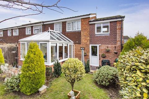 1 Fuggles Close, Paddock Wood, Tonbridge, TN12 6EH