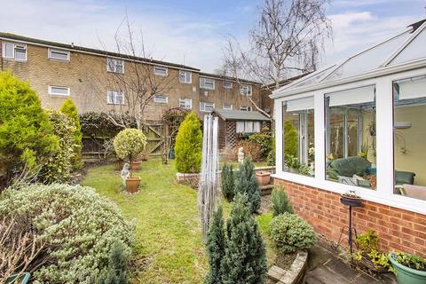 1 Fuggles Close, Paddock Wood, Tonbridge, TN12 6EH