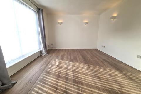 2 bedroom apartment to rent, Berwick Place, Brancumhall, East Kilbride