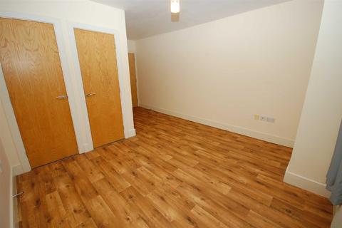 19 Abbeystone Way, Monk Fryston, Leeds, LS25 5NF