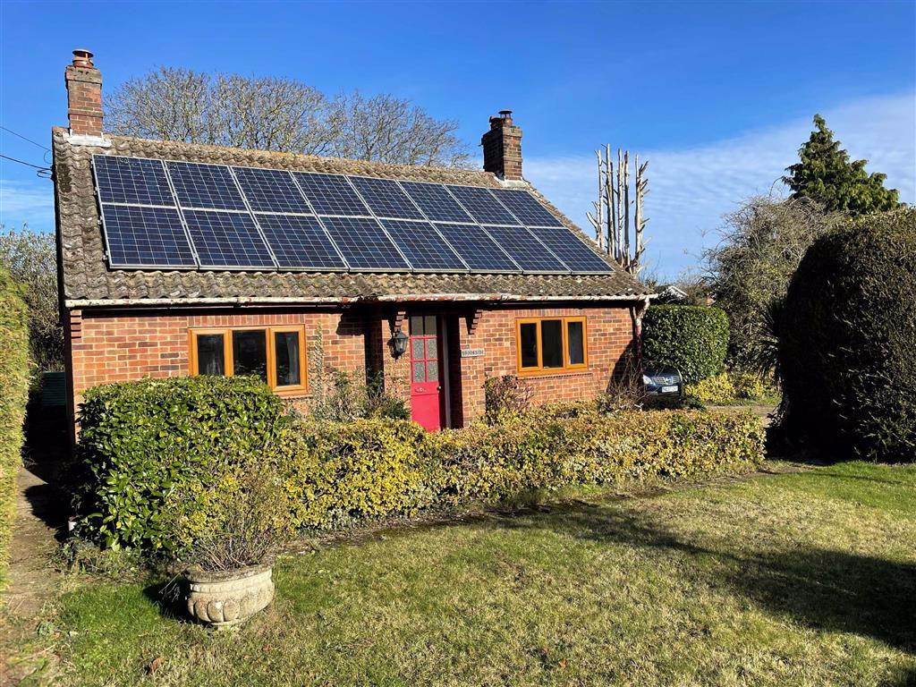 Castleton Way, Eye, Suffolk 3 bed detached bungalow £415,000