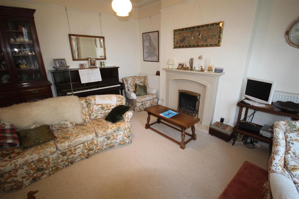 Llanrwst Road, Colwyn Bay 4 bed detached house £595,000