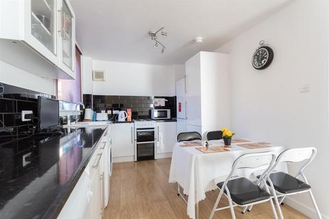 43 Ladywell Avenue, Dundee, DD1 2LA
