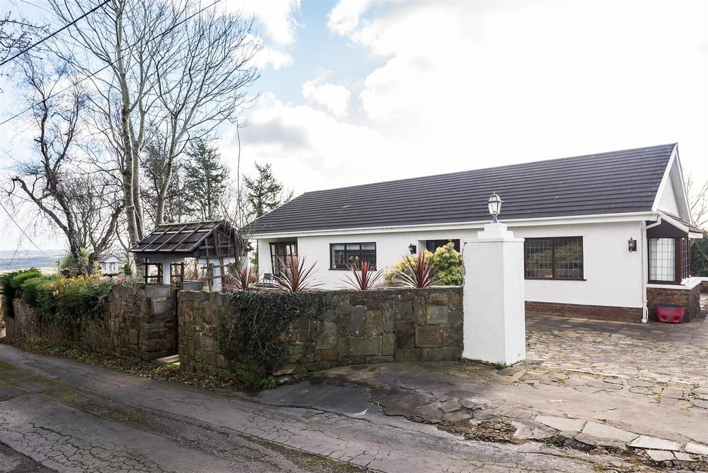 Yr Allt, Llangennech, Llanelli 4 bed detached bungalow £415,000