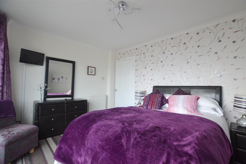 Bed 1.jpg
