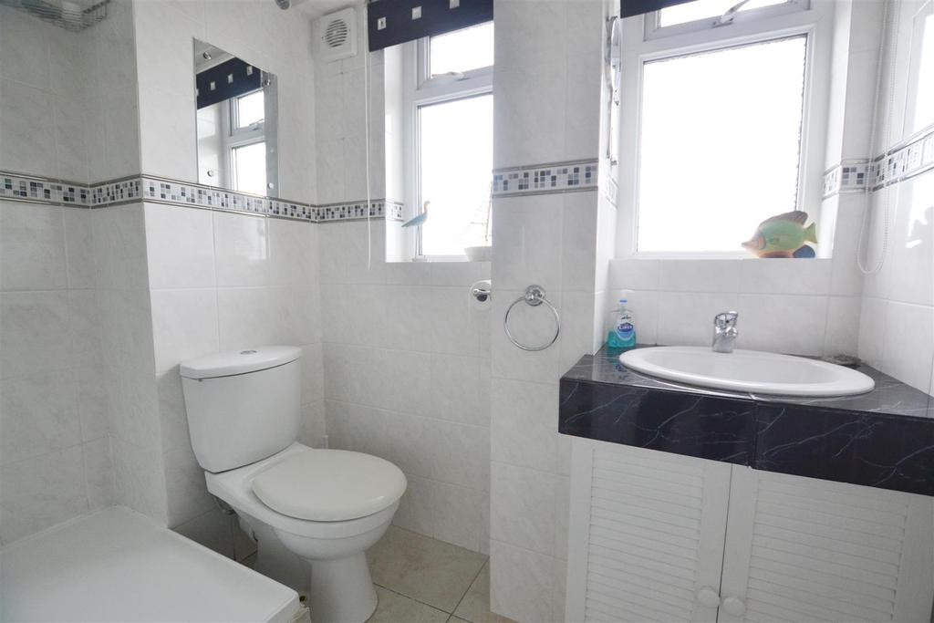 Bathroom (1).jpg