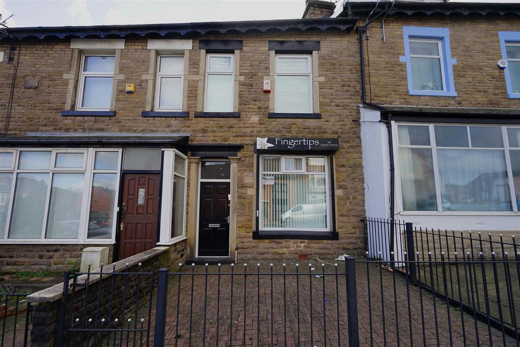 Chorley Old Road, Bolton Retail property (high street) £650 pcm (£150 pw)