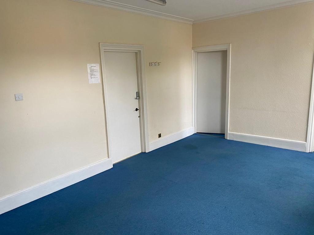 High Street North, Dunstable Office £200 pcm (£46 pw)