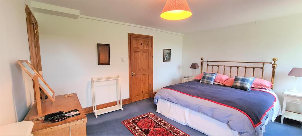 Bedroom 1 1.jpg
