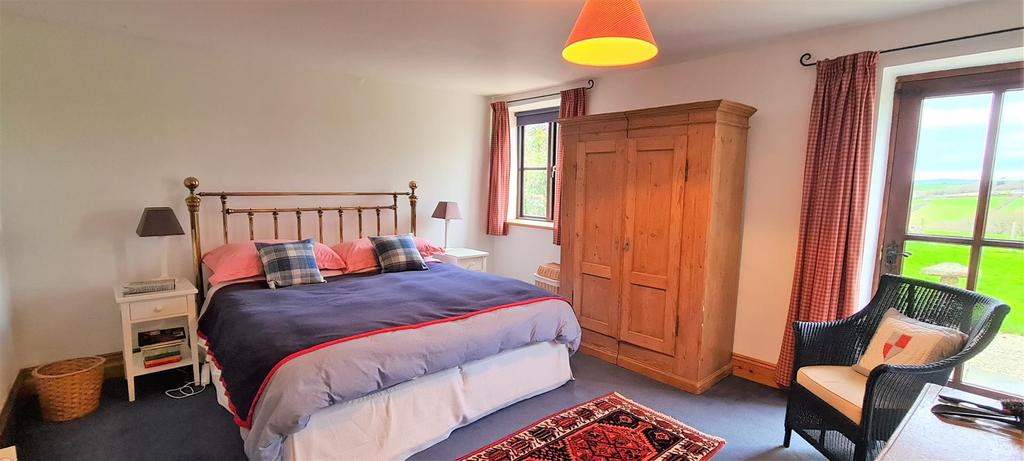 Bedroom 1.jpg
