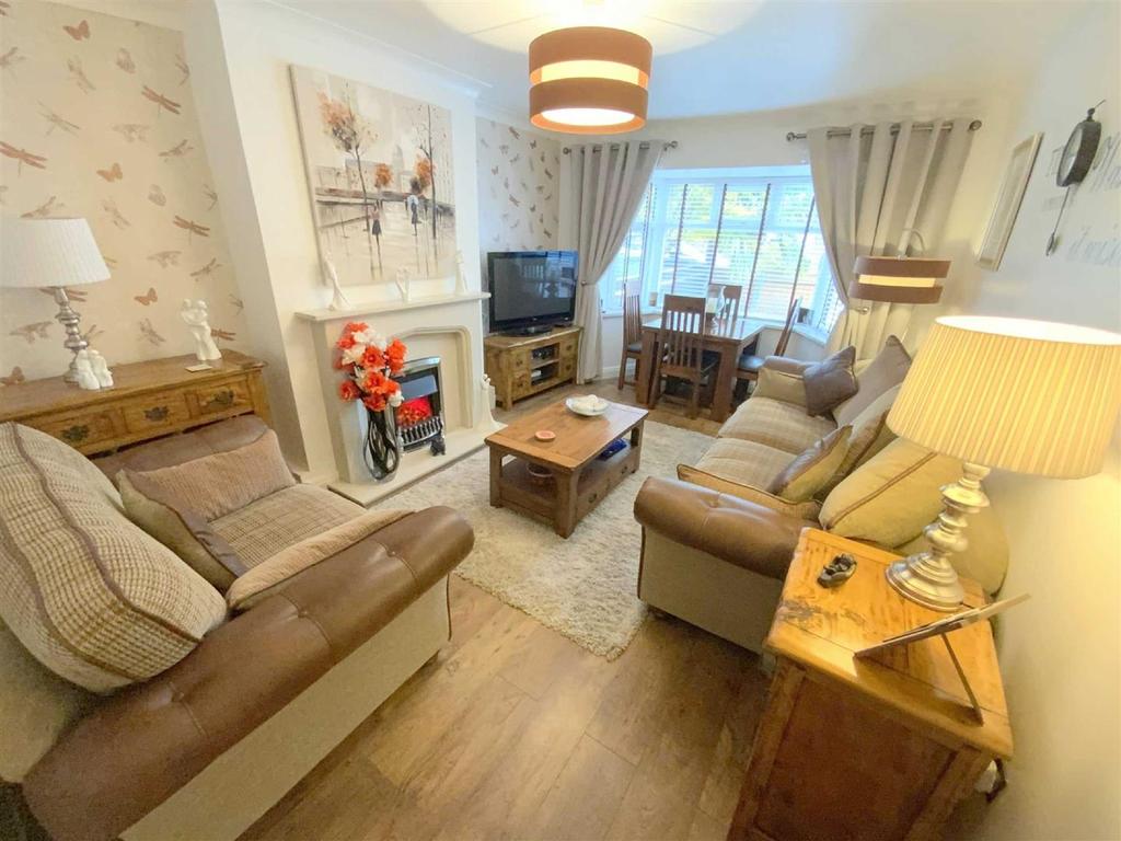 Southern Walk, Scartho 3 bed semidetached bungalow £200,000