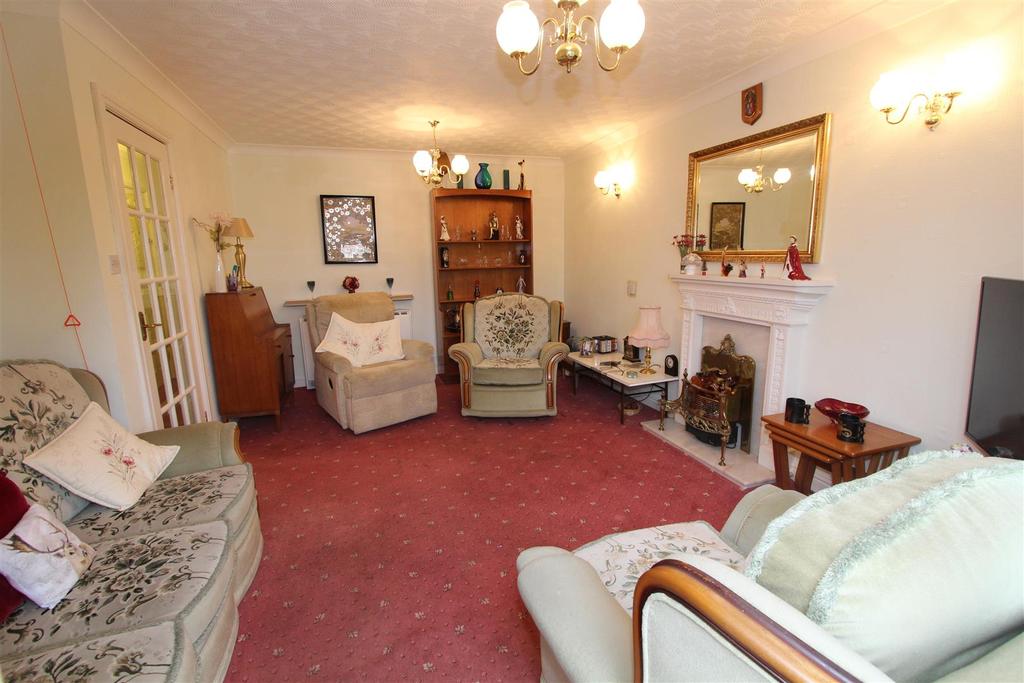 Cyril Bell Close, Lymm 2 bed retirement property £750 pcm (£173 pw)