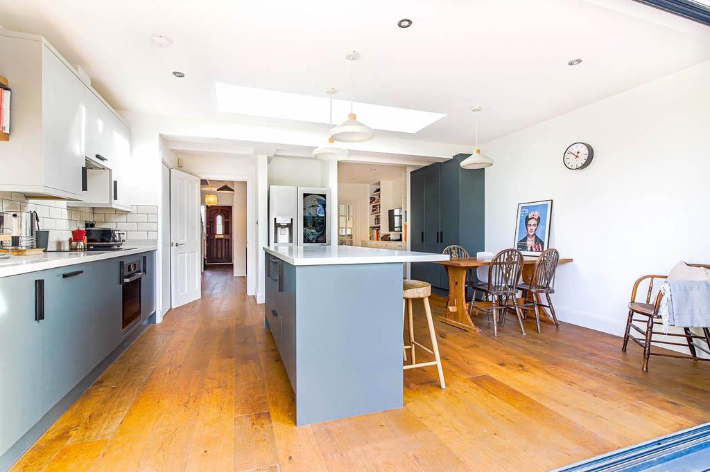 Kitchen4.jpg